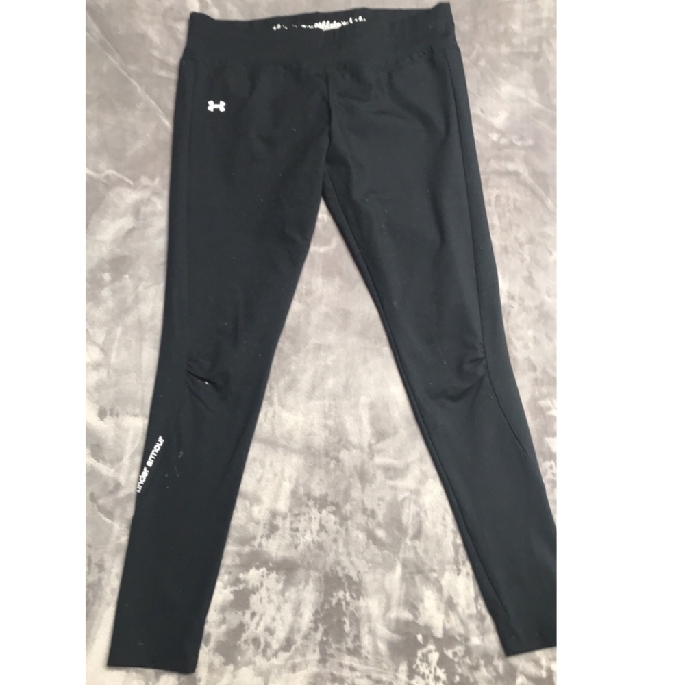 Under Armor leggings with back pocket